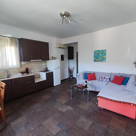 Portolos Apartments - Filiatro Вати Екстериор снимка