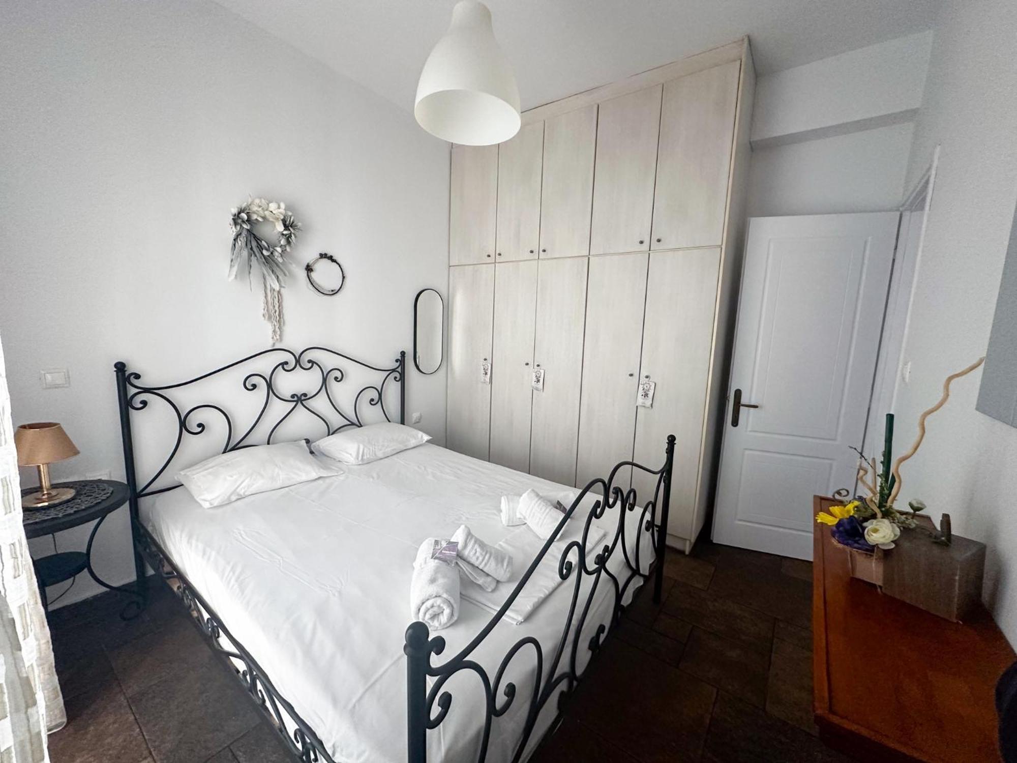 Portolos Apartments - Filiatro Вати Екстериор снимка